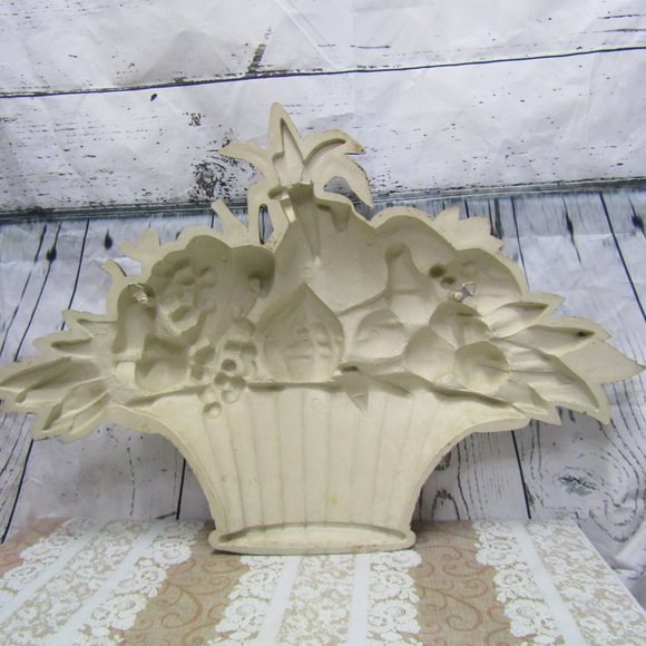 s-l1200.jpg Vintage Syroco Fruit Basket Wall Hanging